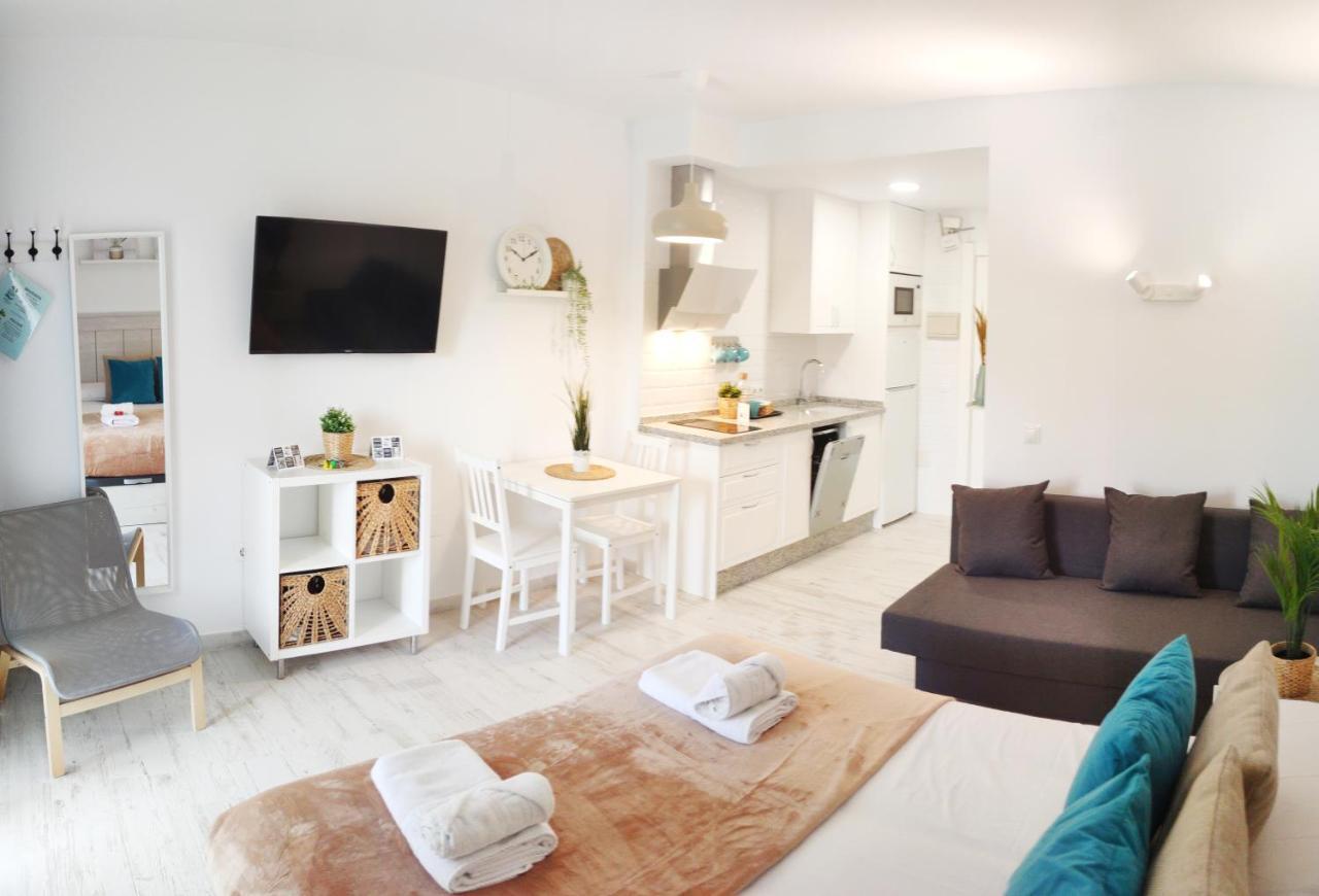 בנאלמדנה El Estudio De La Playa Benalbeach Holidays Paradise מראה חיצוני תמונה