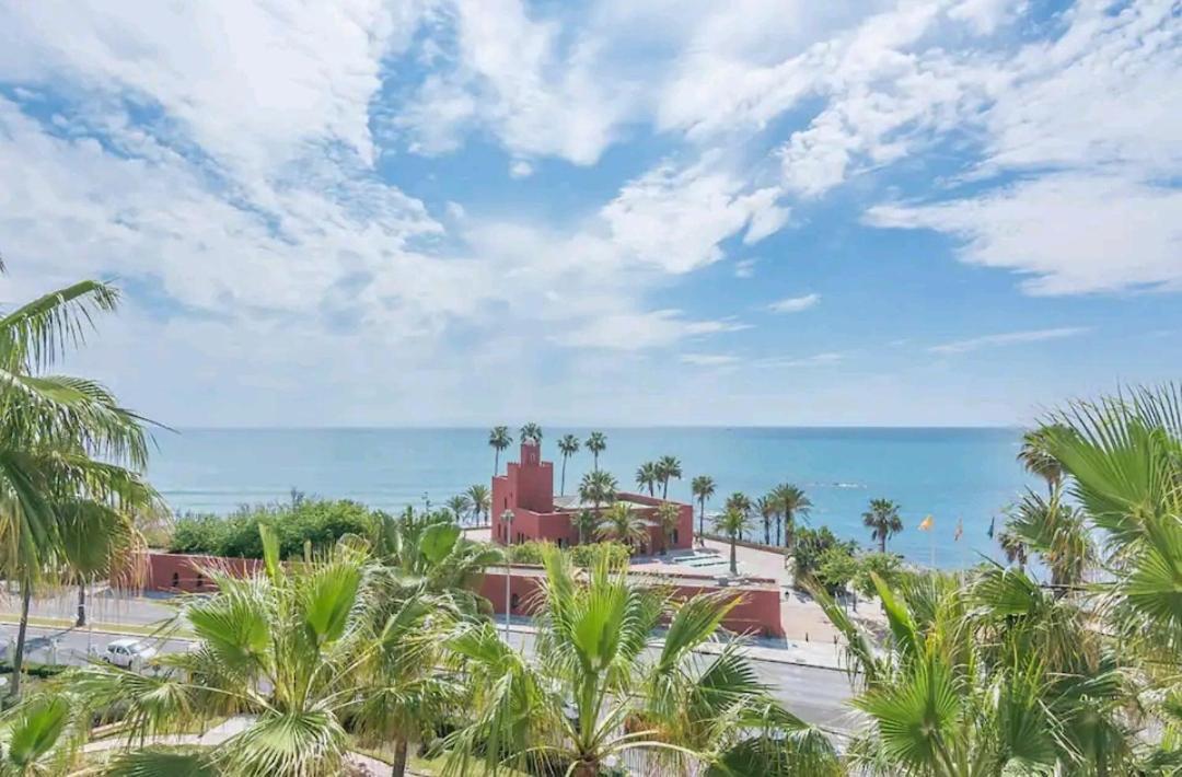 בנאלמדנה El Estudio De La Playa Benalbeach Holidays Paradise מראה חיצוני תמונה