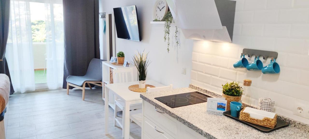 בנאלמדנה El Estudio De La Playa Benalbeach Holidays Paradise מראה חיצוני תמונה