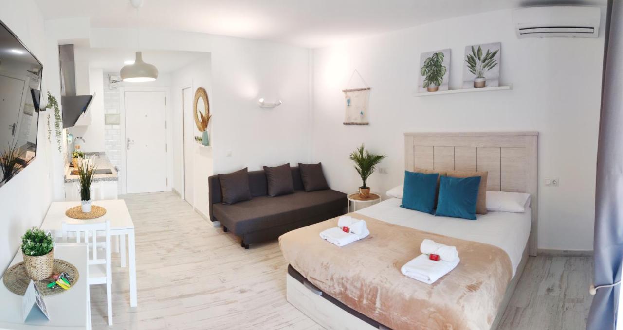 בנאלמדנה El Estudio De La Playa Benalbeach Holidays Paradise מראה חיצוני תמונה
