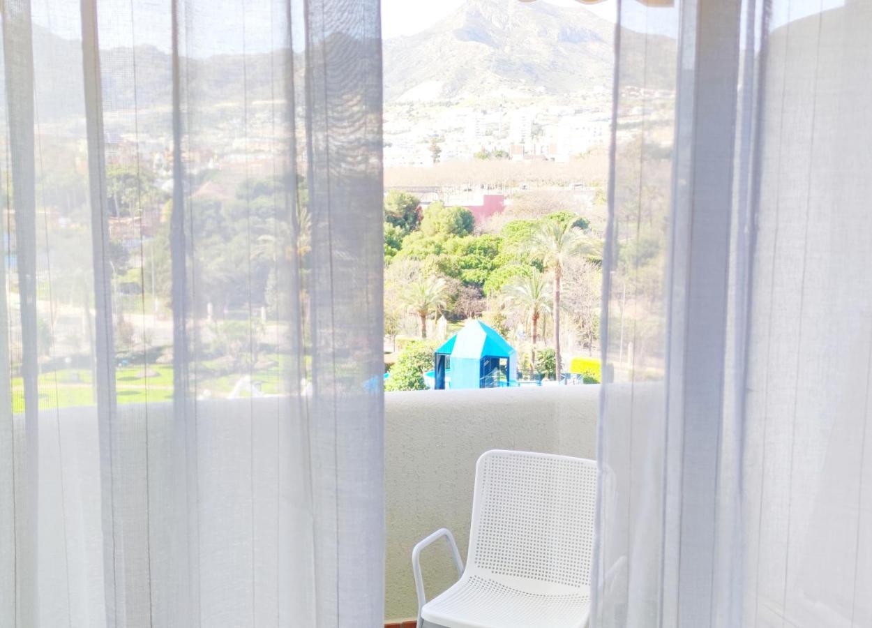 בנאלמדנה El Estudio De La Playa Benalbeach Holidays Paradise מראה חיצוני תמונה