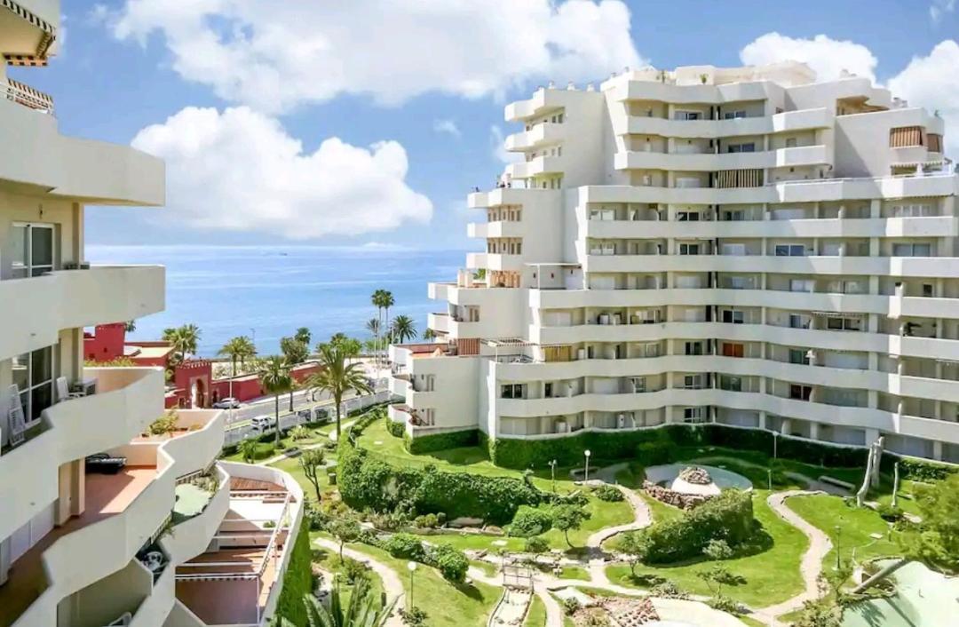 בנאלמדנה El Estudio De La Playa Benalbeach Holidays Paradise מראה חיצוני תמונה