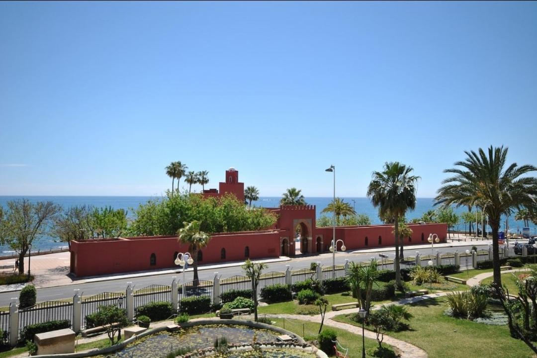 בנאלמדנה El Estudio De La Playa Benalbeach Holidays Paradise מראה חיצוני תמונה
